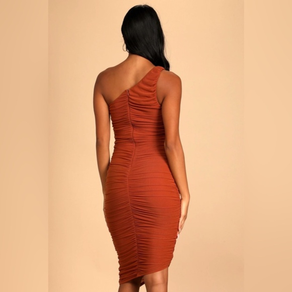 Lulus Rust One Shoulder Ruched Midi Dress – Size M - Picture 2 of 6